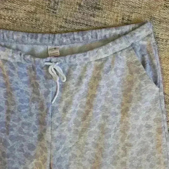 Cheetah Printed Sweatpants - Picture 2 of 4